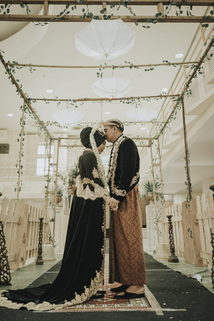 rias pengantin adat